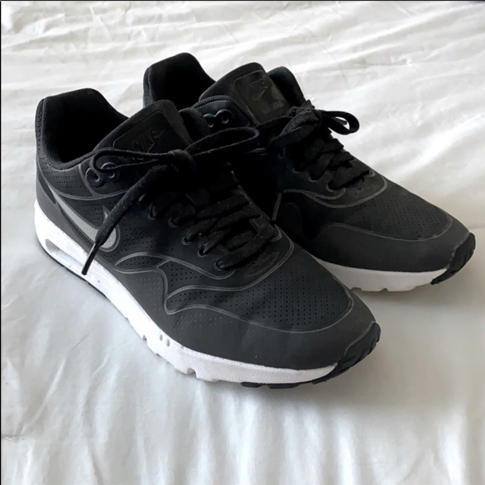Nike Black AirMax